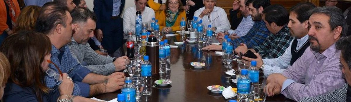 Alicia Kirchner e intendentes