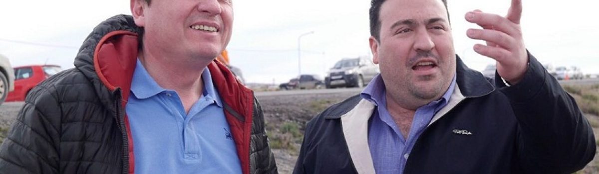 Antonio felicita a evaristo
