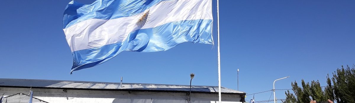 Bandera Arg acto malvi