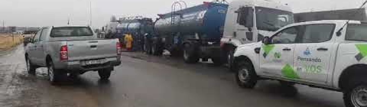 Gran-operativo-para-desagotar-el-agua-que-dejó-el-temporal-en-Las-Heras