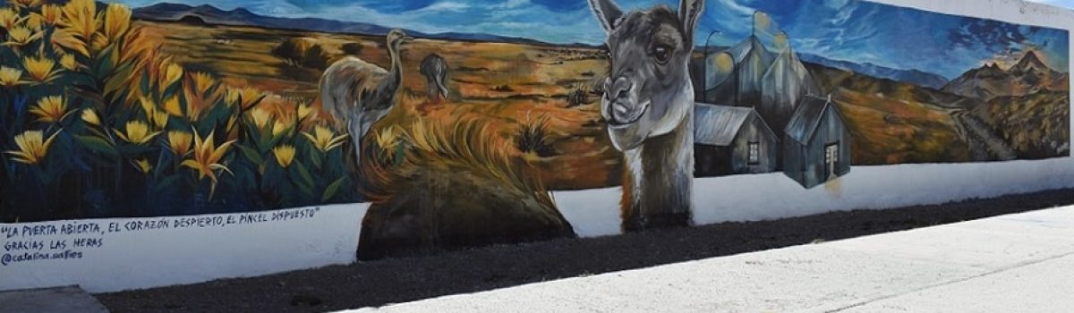 Mural en plaza rastros de ave