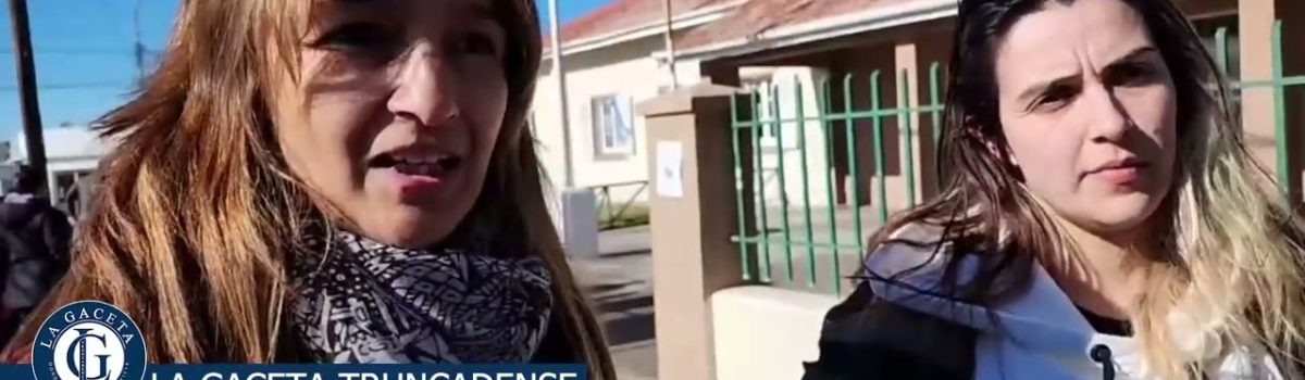 PADRES-SE-MOVILIZAN-POR-EL-POSIBLE-CIERRE-DE-LA-ESC.-N°-8-DE-PICO-TRUNCADO