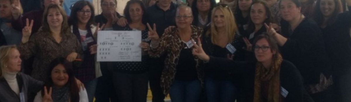 Pablo Gonzales y mujeres peronistas