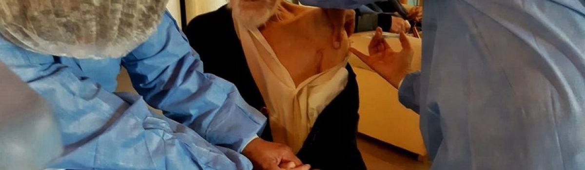 abuelo vacunado covid LH