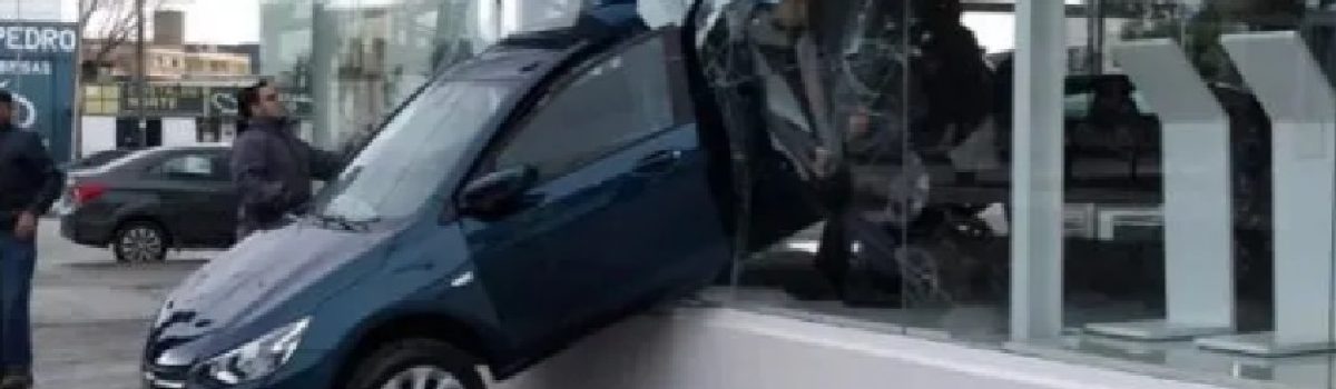 accidente concecionaria ventanal CR