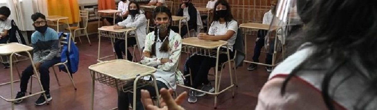 aula clases barbijo