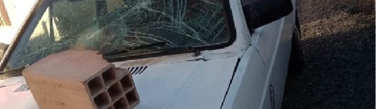 auto roto ladrillo