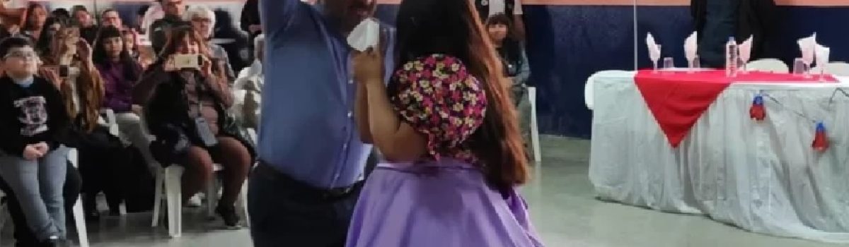 bailando cueca chilena en LH