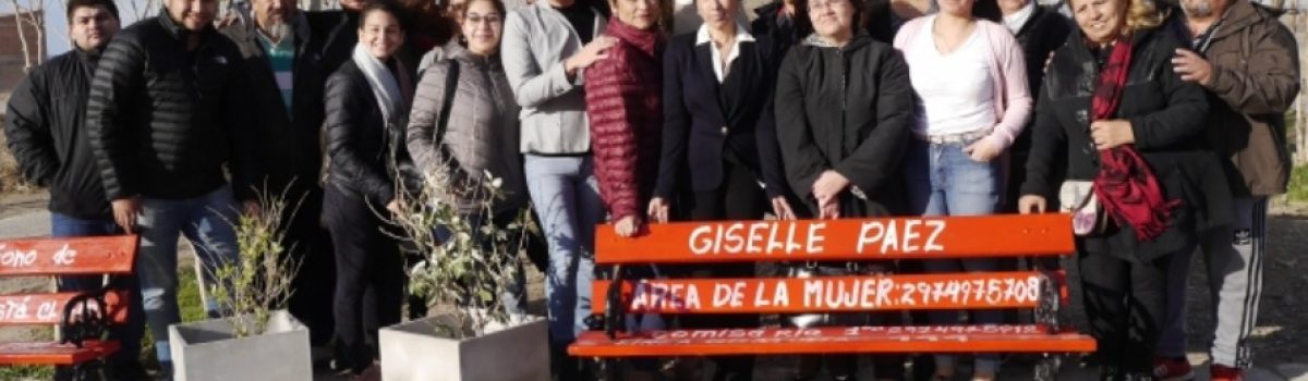 bancos rojos sobre la violencia de genero