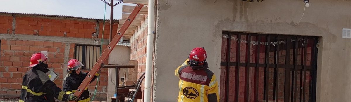 bomberos techo casa