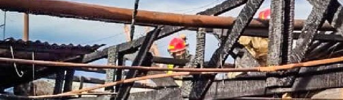 bomberos techo cumbrera
