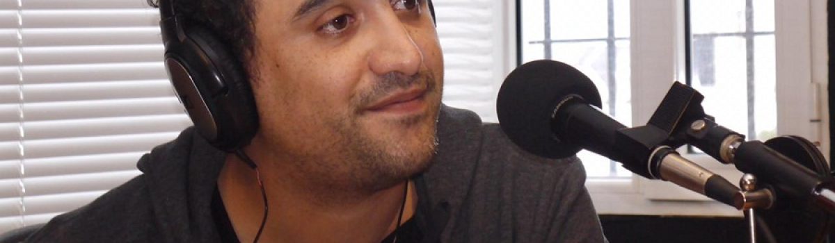 carambia con auriculares radiop