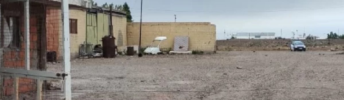 casa prende con bomba molotov