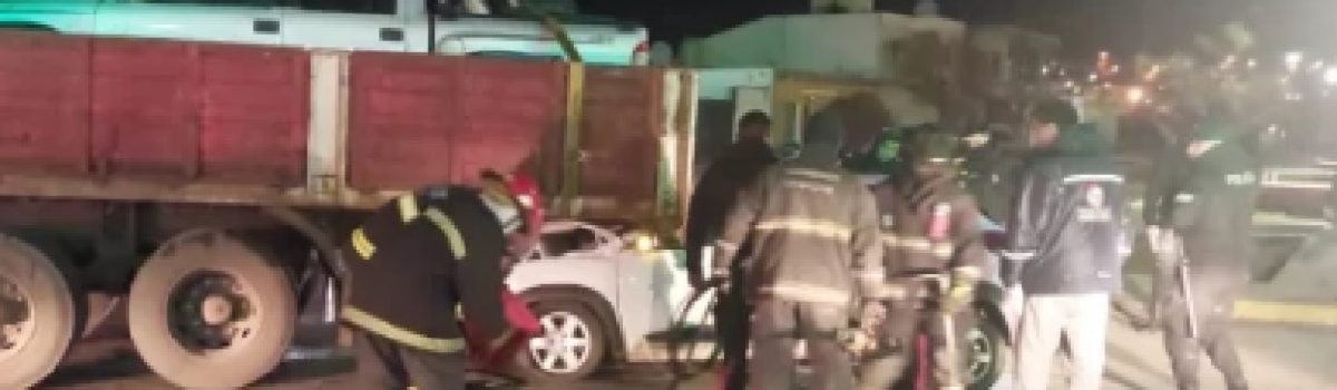 choque auto bajo camion CO