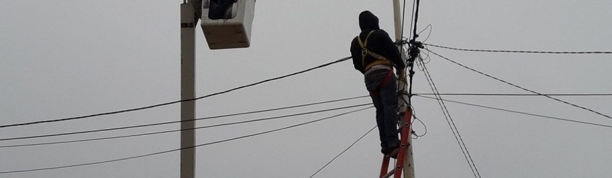 colocando lampara palmas muni malvinas
