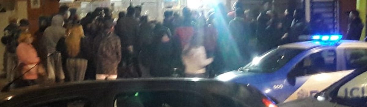 locura de gente por cigarrillos 1