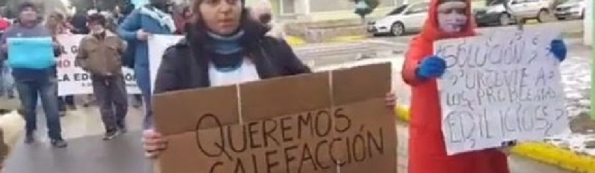 marcha de padres escuela gas