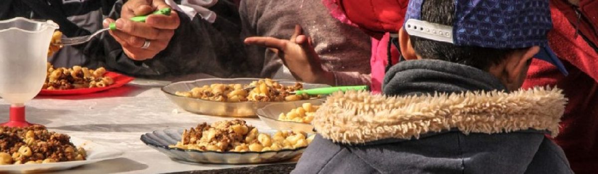 mesa comida pobre