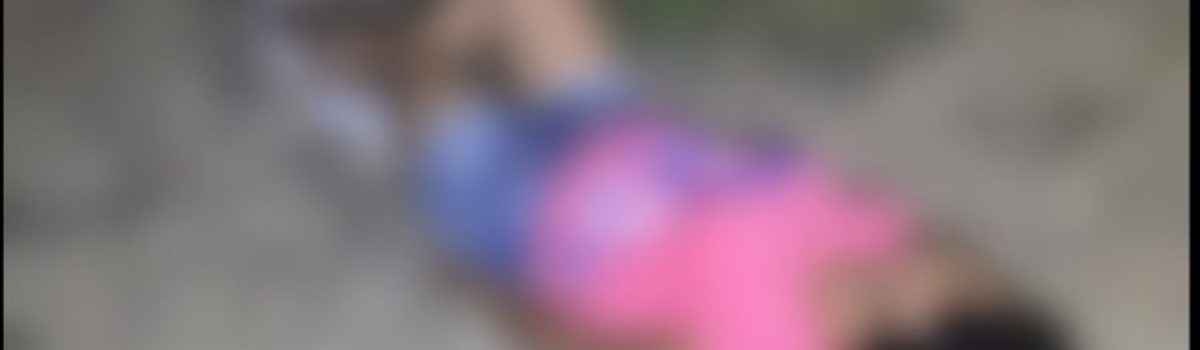 mujer tirada herida