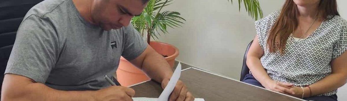 rafael guenchenen firmando