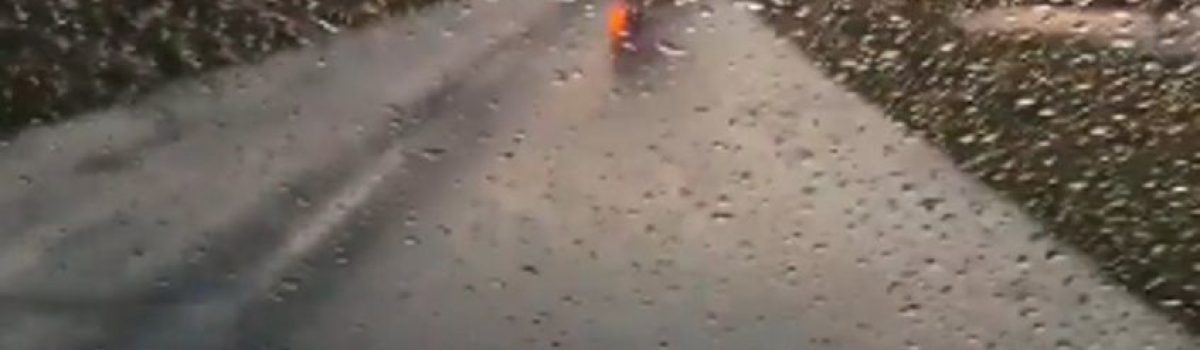 ruta con lluvia