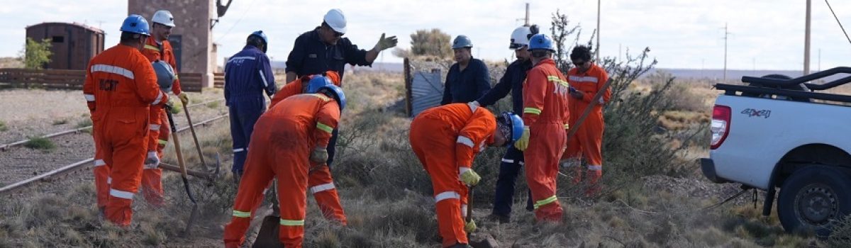 vias del tren trabajando