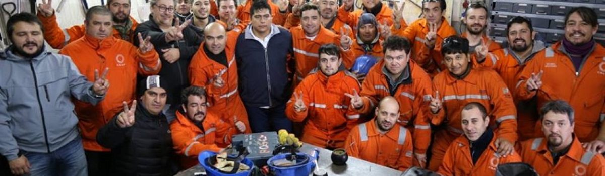 vidal con trabajadores petroleros