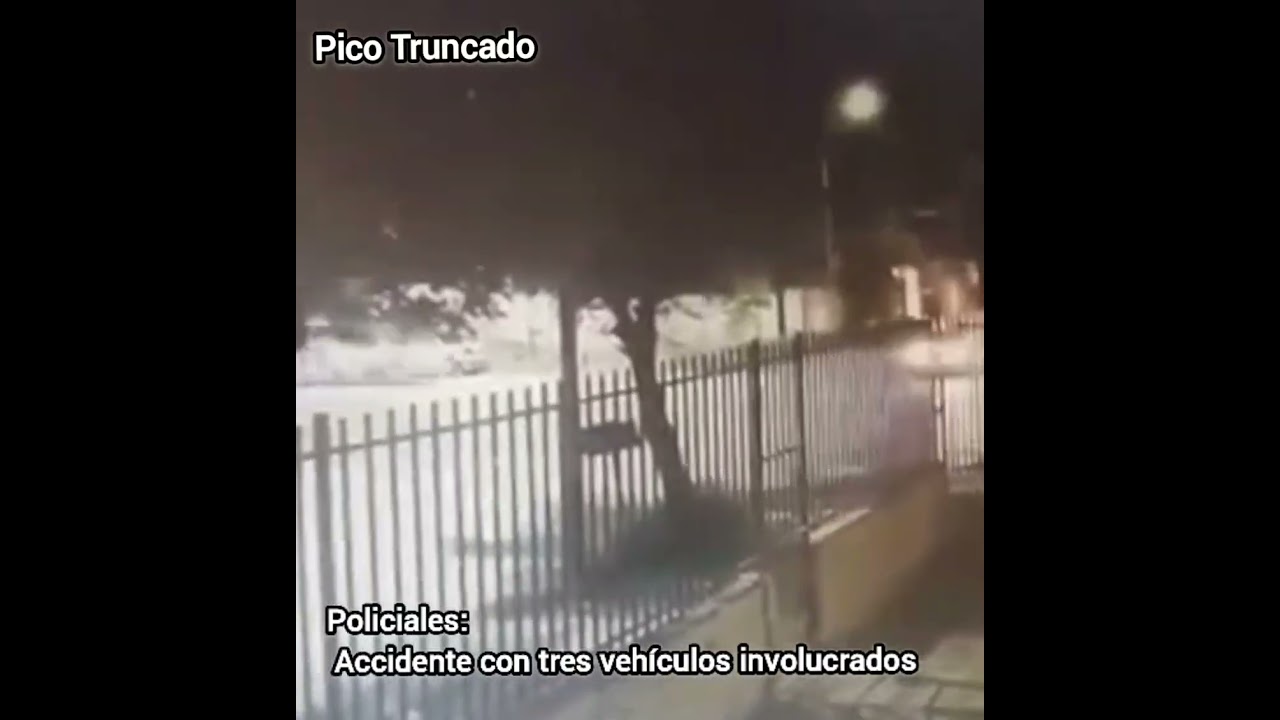 Chocan-3-vehículos-en-P.-Truncado-el-Domingo-y-el-conductor-del-Corsa-fue-internado-en-Caleta-O