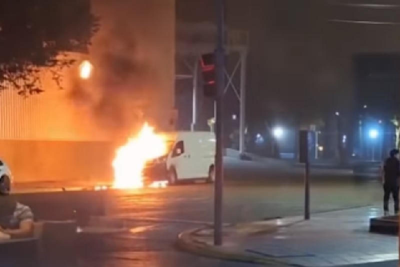 camioneta incendiada centro comodoro